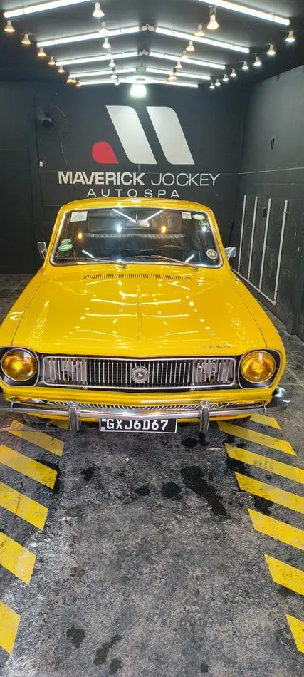 Clássico amarelo finalizado no estúdio Maverick Jockey AutoSpa
